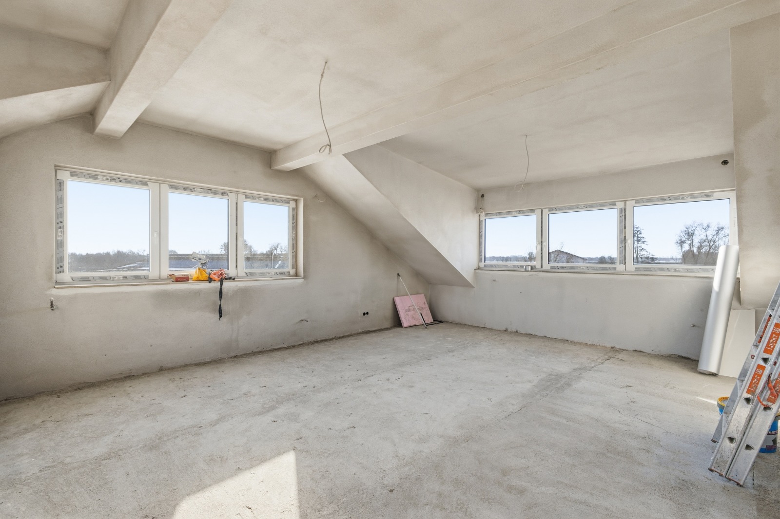 Rohbau Dachgeschoss mit Betonboden