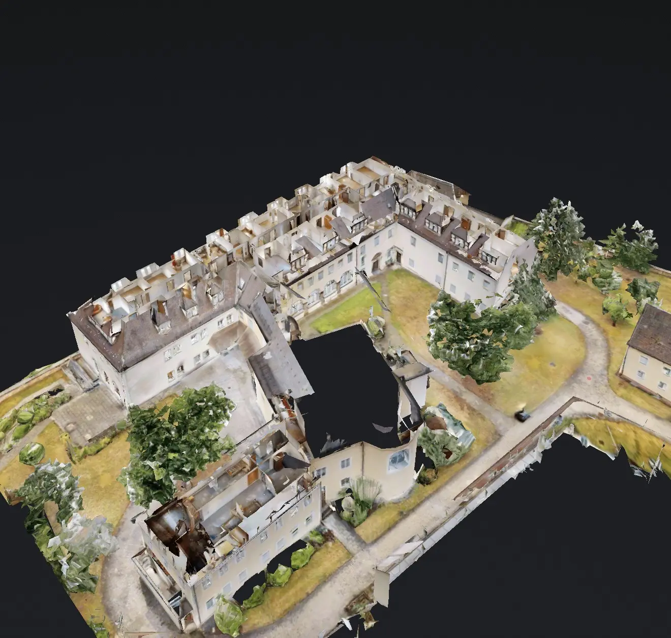 Schrägansicht des Klostermodells mit sichtbaren Raumfolgen und Innenhof