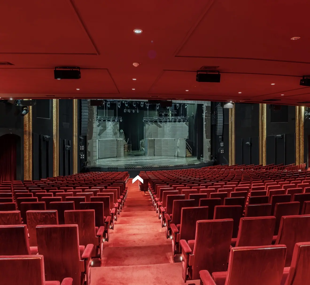 Mittelgang und Bühne im Palladium Theater