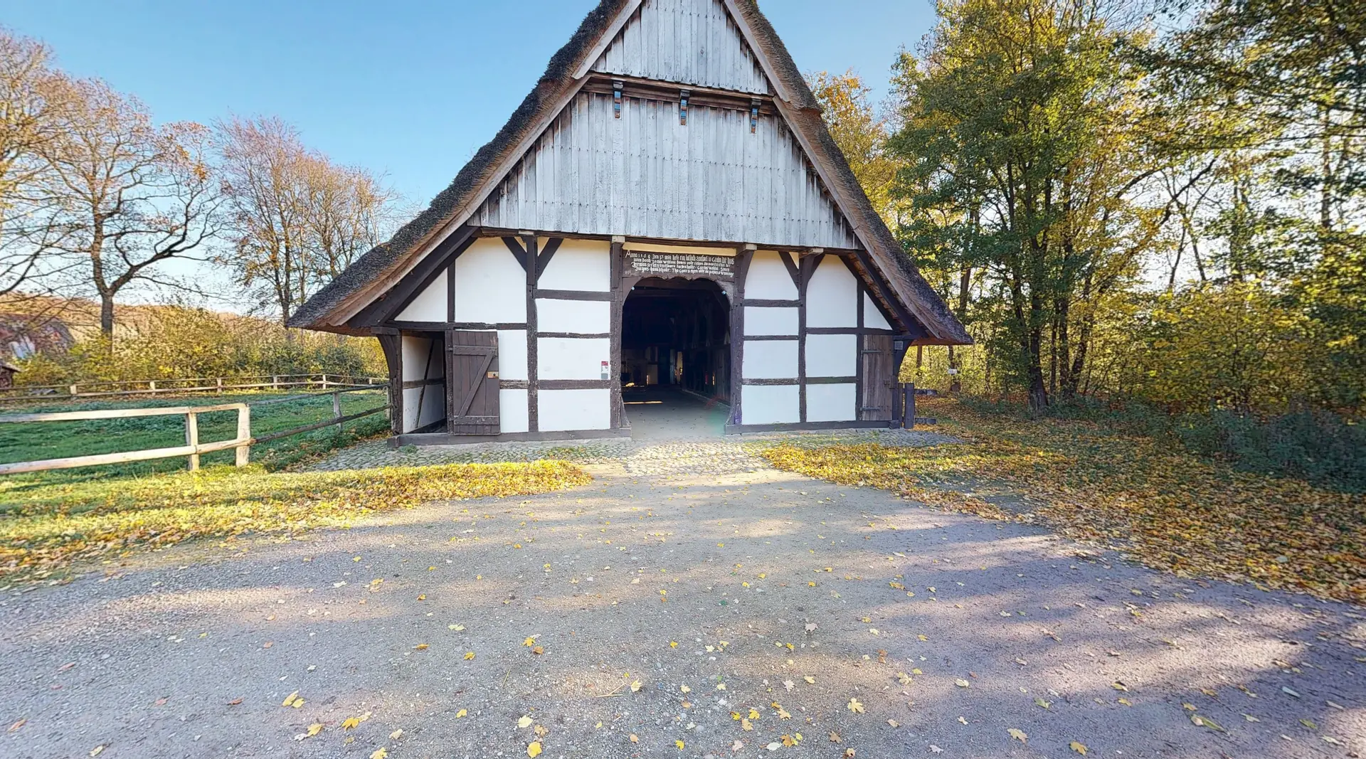 Pfarrhaus Grube im Freilichtmuseum Molfsee mit Luftbild, Außenansicht und 3D-Modell – Ansicht 3