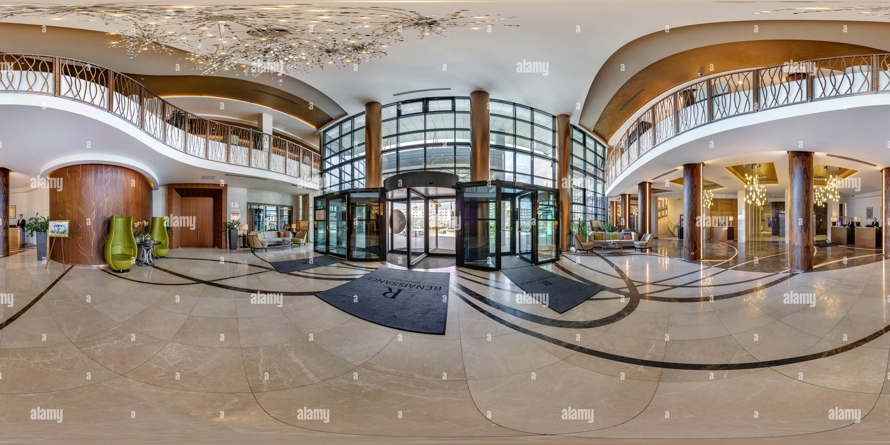 Luxuriöse Hotellobby mit moderner Einrichtung