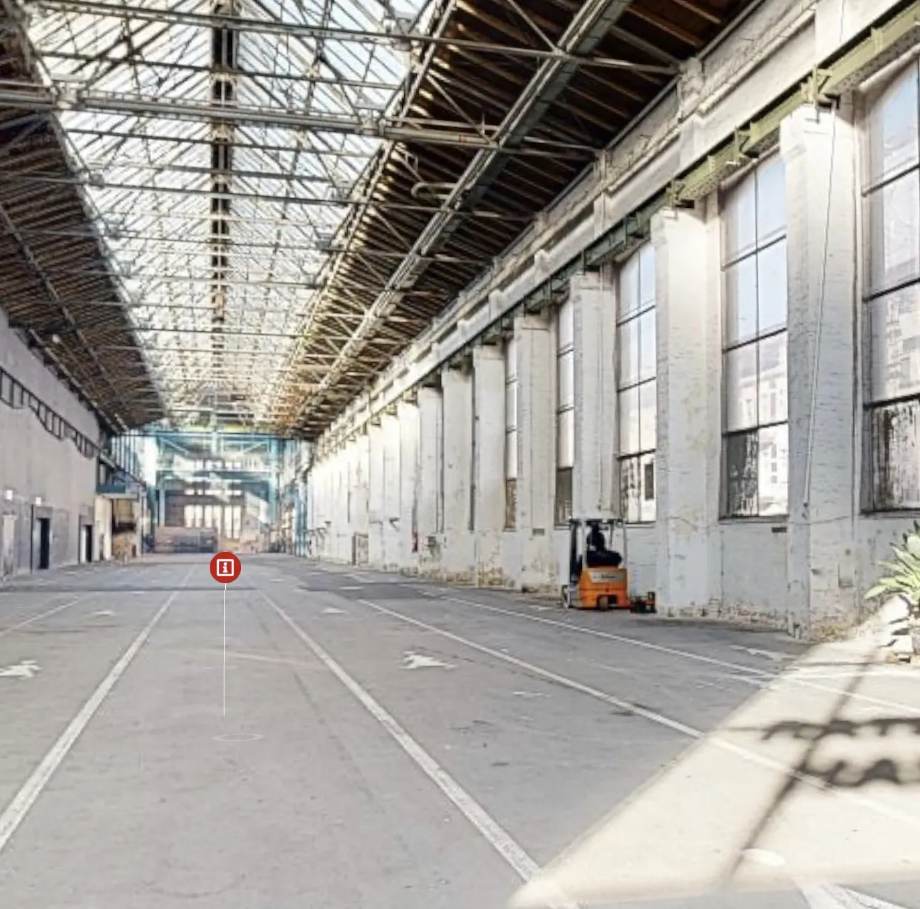 Bestandsdokumentation einer großen Industriehalle – 360°-Panorama mit Stahlkonstruktion und Hallenfläche