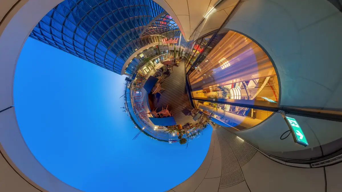 Little Planet Panorama – Westfield Hamburg Blaue Stunde