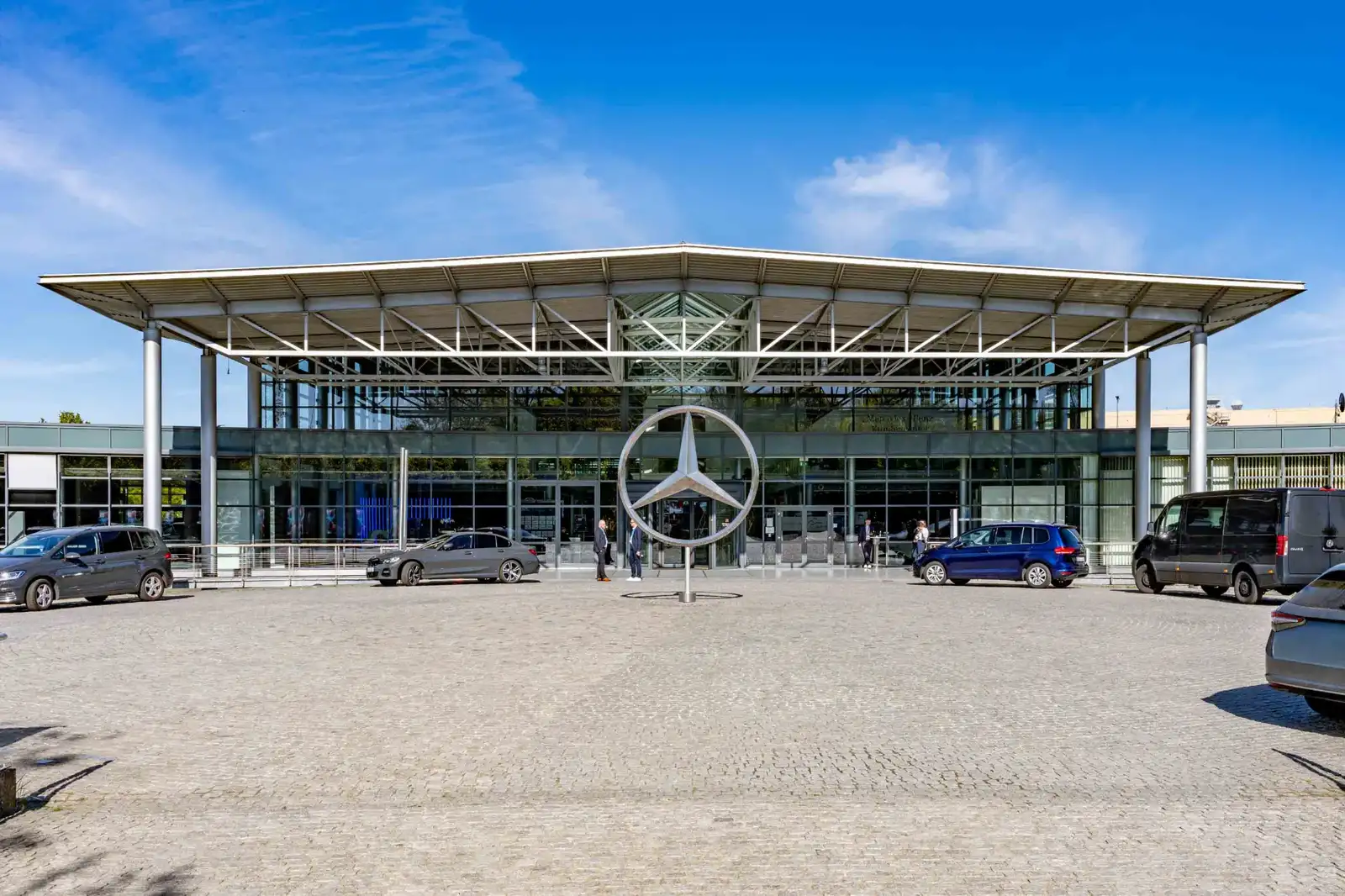 Das Mercedes-Benz Kundencenter Bremen – Aufnahme 1