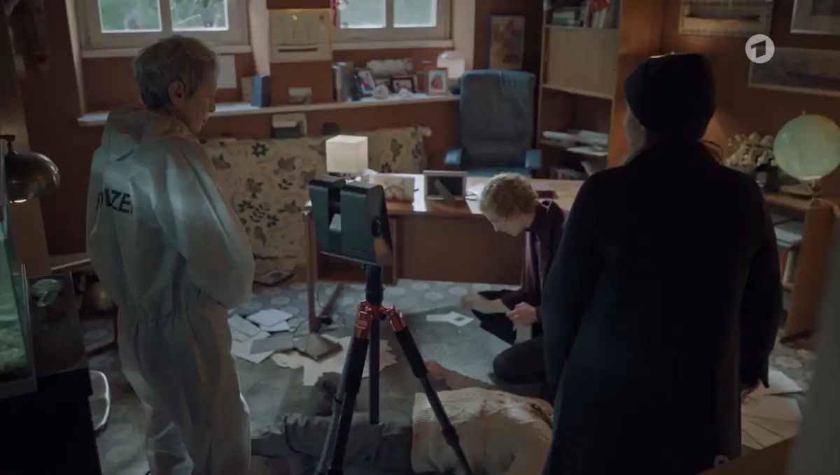 ARD Tatort – Matterport-Scanner am Tatort, Szene mit Kriminaltechniker