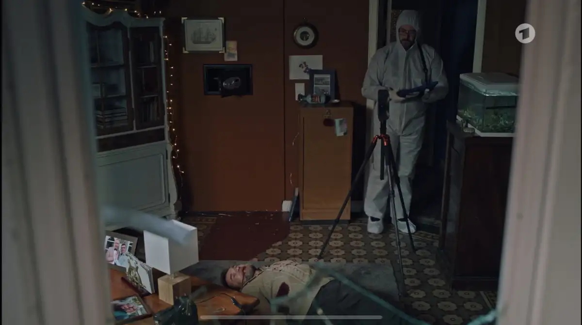 ARD Tatort – Kriminaltechniker mit Matterport Pro3 Scanner am Tatort