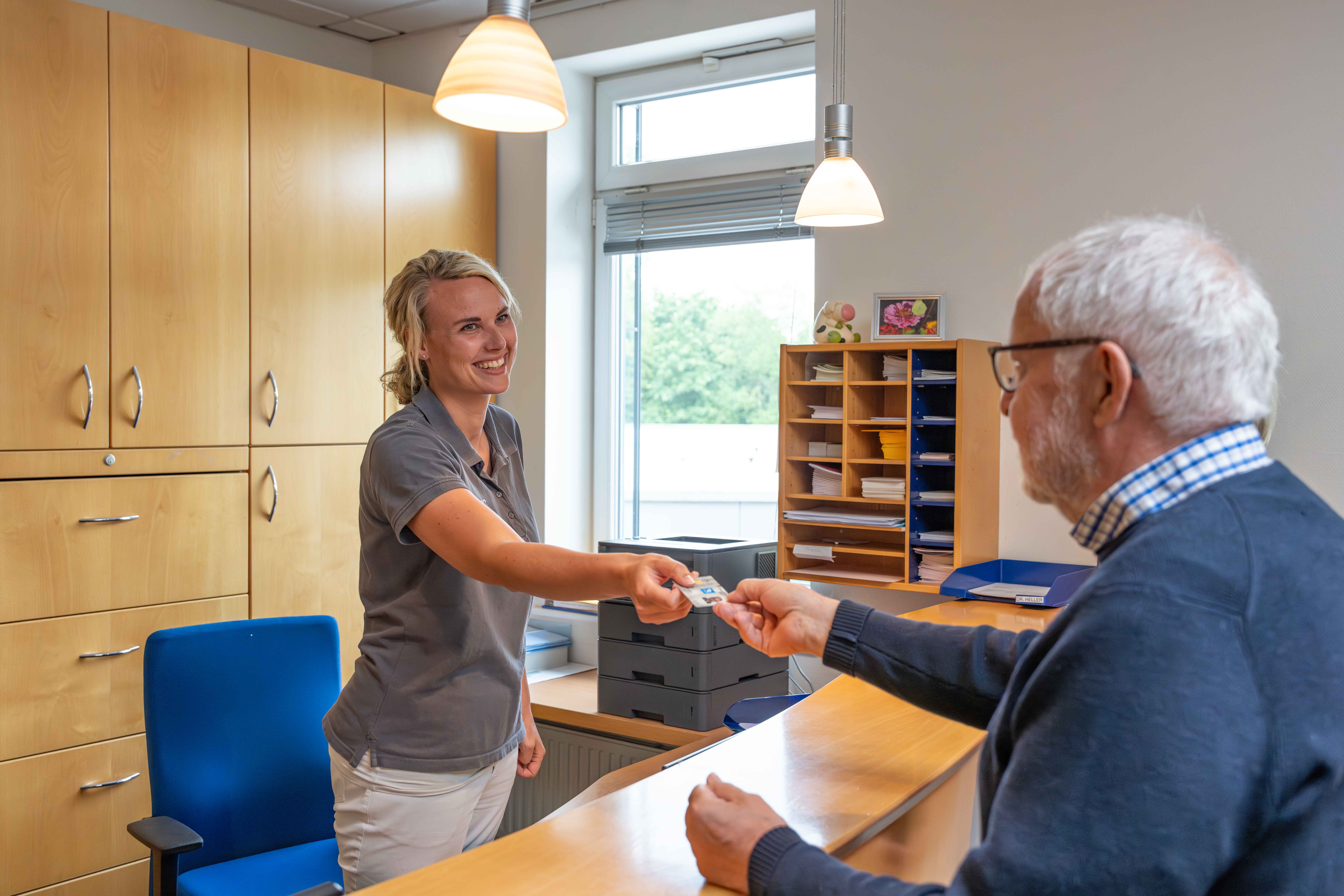 Empfang Versichertenkarte – Nephrologisches Zentrum Kiel