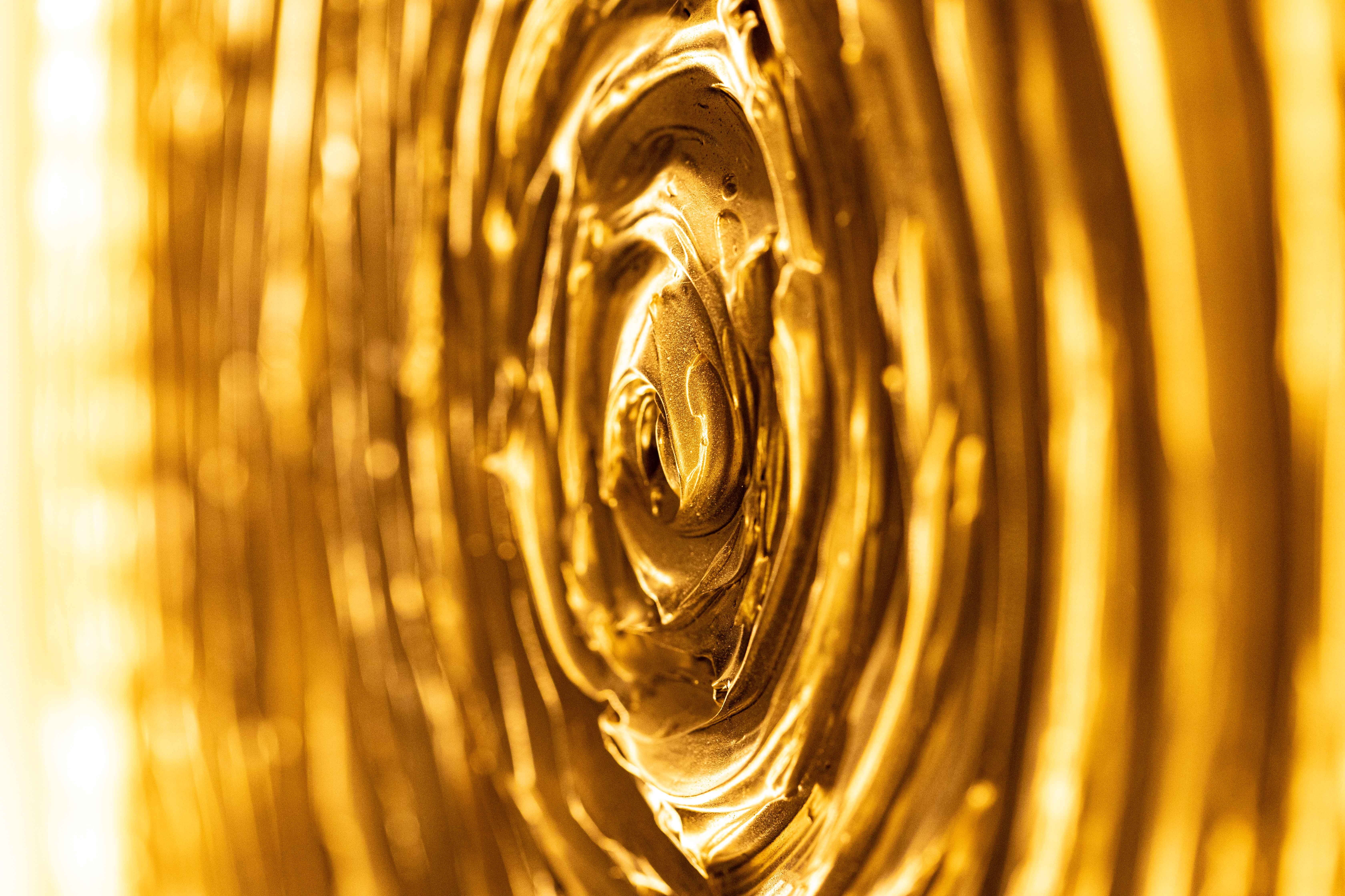Goldene Spirale Nahaufnahme – Textur und Licht, Ann-Kathrin Geller