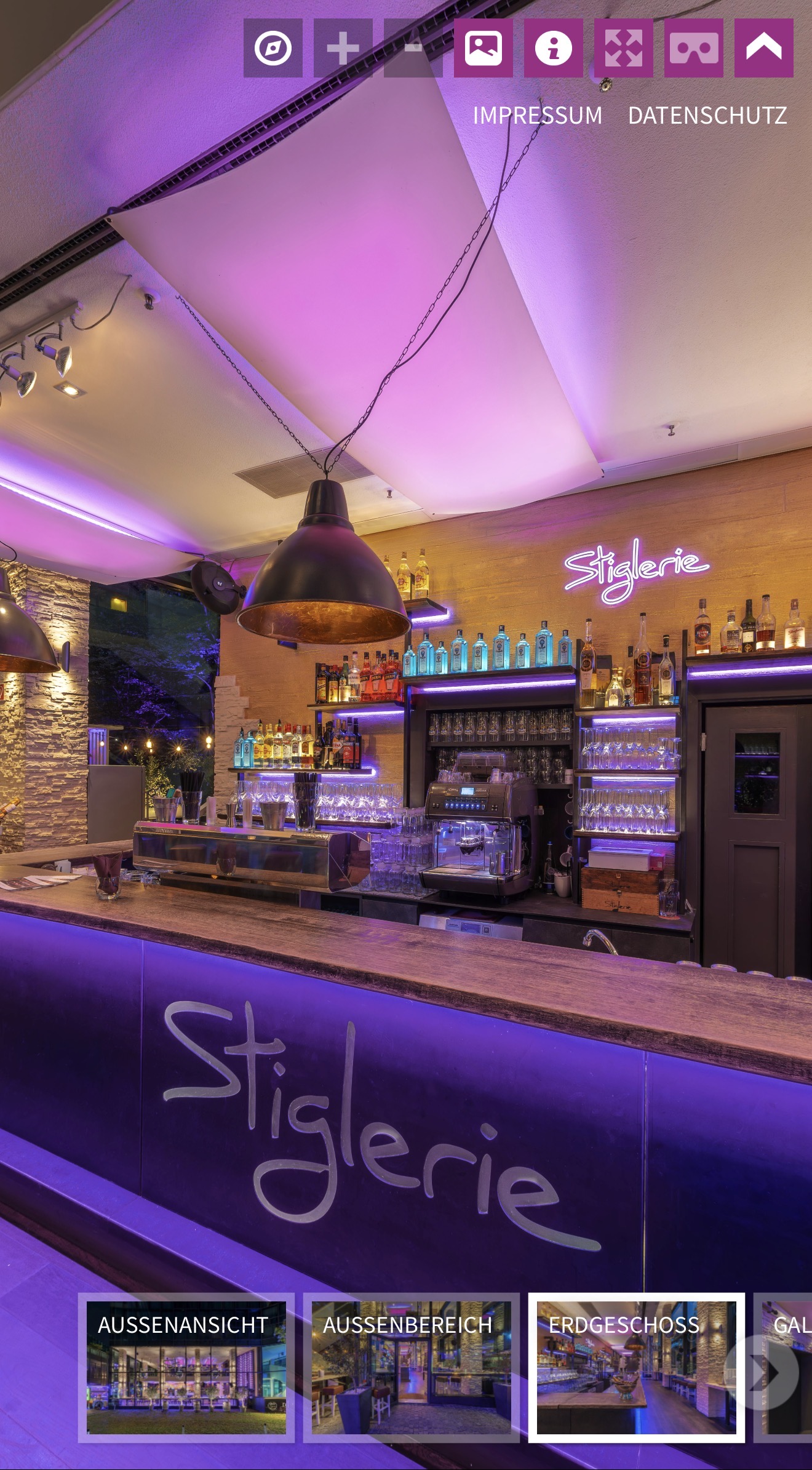 Stiglerie München – Bar mit violetter Ambientebeleuchtung